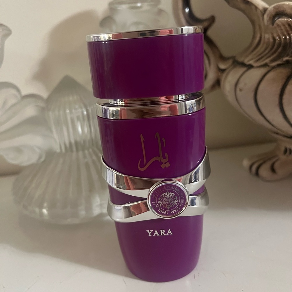 Ara Purple Perfume